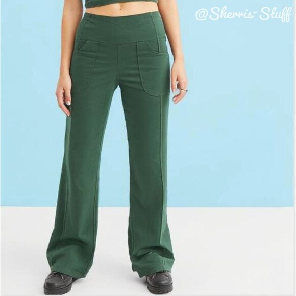 Jofit Pants - Like New Jofit Touring Low-Rise Flare Pants 32" L Green Stretch Pockets M